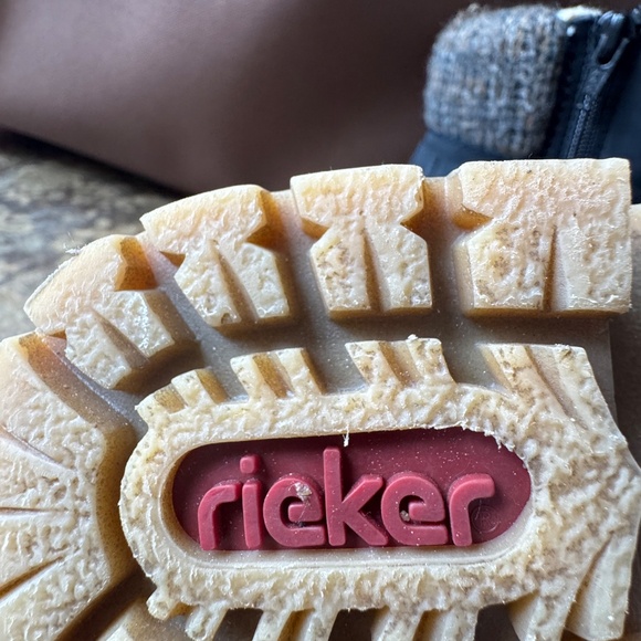 Boots - Picture 3 of 6